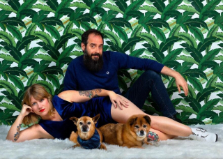 Illustration de l'article : L'amour entre un chien et son maître immortalisé à travers une série de portraits atypiques