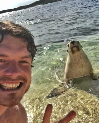 Illustration de l'article : 20 selfies d'un homme capable de nouer une amitié avec n'importe quel animal