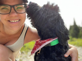 Illustration de l'article : Pour soigner sa santé mentale, cette femme est devenue promeneuse de chiens et ne changerait cela pour rien au monde