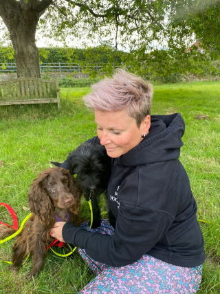 Illustration de l'article : Totalement négligée par son ancien propriétaire, une chienne perd l’usage d’un œil, mais son opération va la transformer