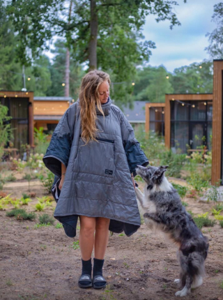 Illustration de l'article : 16 photos splendides de Tofu, la chienne amoureuse des fleurs et des randonnées