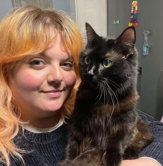 Illustration de l'article : Elle croit son chat malade et dépense des milliers d'euros en soins avant de regarder la vérité en face