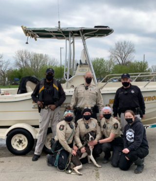 Illustration de l'article : Des pêcheurs découvrent une chienne abandonnée sur une île inhabitée