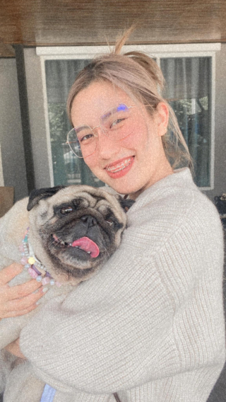 Illustration de l'article : Pour que son chien puisse revoir son livreur préféré, une femme commande une multitude d’articles sur internet