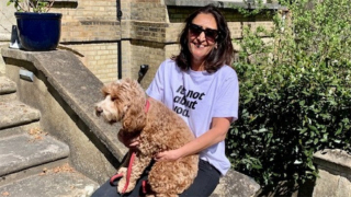 Illustration de l'article : Le soutien inconditionnel de sa chienne l’a aidée à combattre son cancer