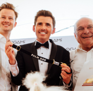 Illustration de l'article : French Bandit conceptrice du collier de la Palm Dog by Dogamí qui sera remis au meilleur acteur canin lors du Festival de Cannes