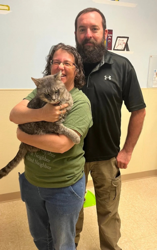 Illustration de l'article : Malgré un caractère en or, ce chat atteint d’une maladie a dû attendre de longs mois avant de rencontrer de futurs adoptants   