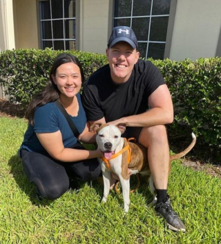 Illustration de l'article : Les bénévoles d’un refuge se battent pour donner une suite au combat d’Azula, une chienne handicapée par une maladie de l’œsophage