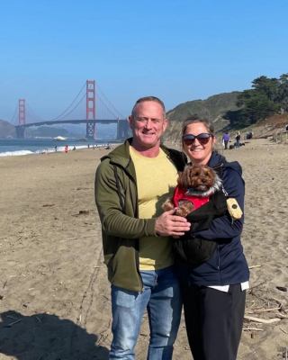 Illustration de l'article : Tombée dans une piscine, une petite chienne a pu compter sur son propriétaire pompier de métier pour s’en sortir