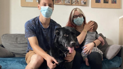 Illustration : Bouleversé par un lourd diagnostic pour leur chienne, un couple reçoit une aide généreuse et inattendue de la part d’inconnus